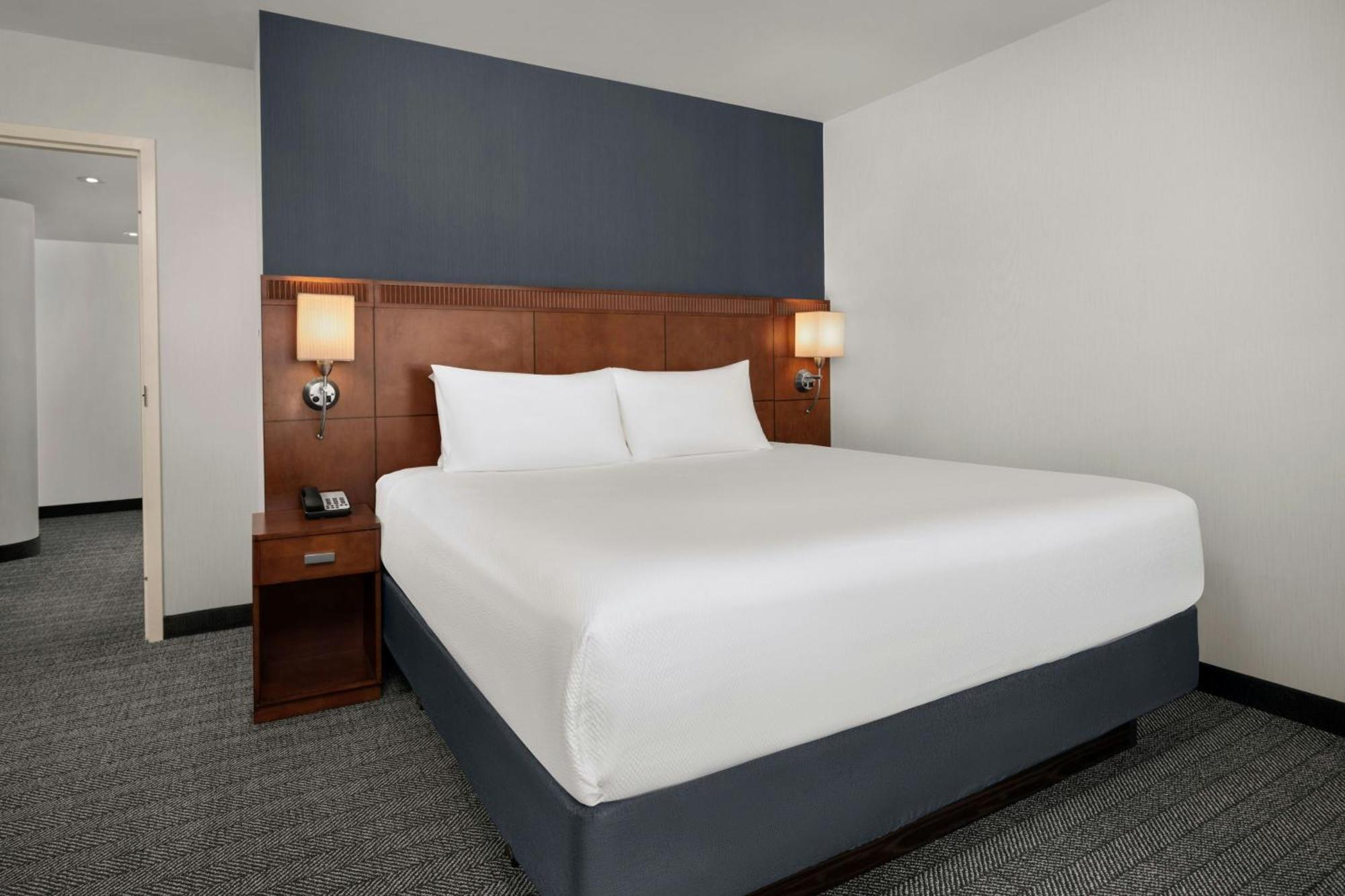 Courtyard By Marriott Halifax Downtown Hotell Exteriör bild