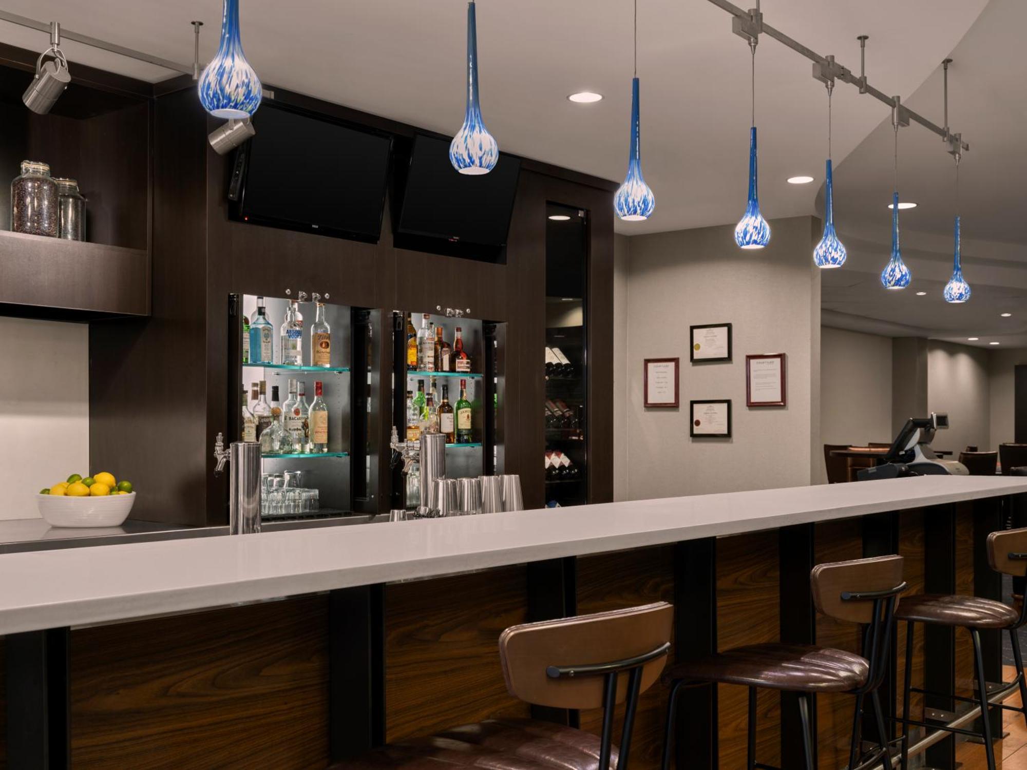 Courtyard By Marriott Halifax Downtown Hotell Exteriör bild