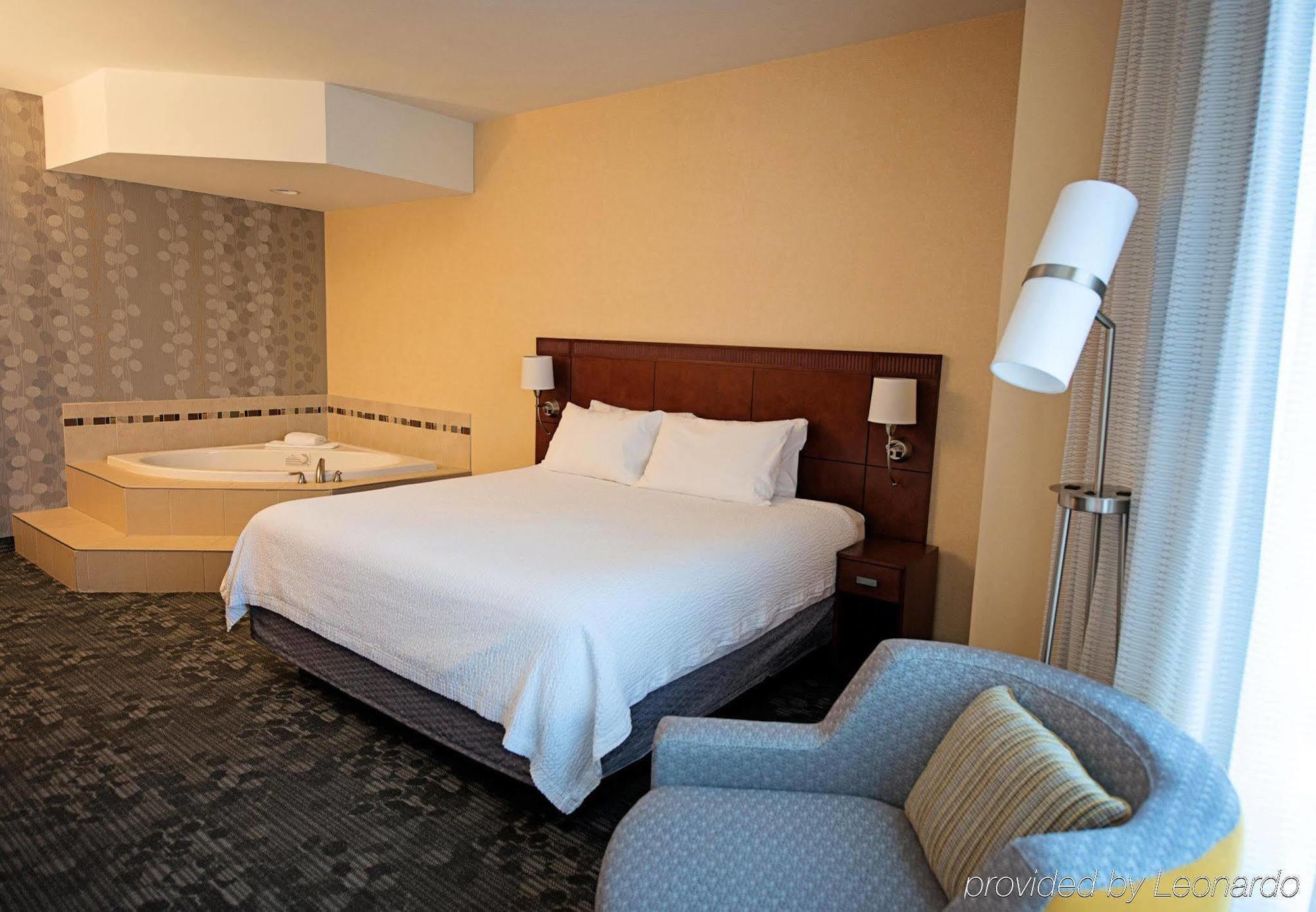 Courtyard By Marriott Halifax Downtown Hotell Exteriör bild