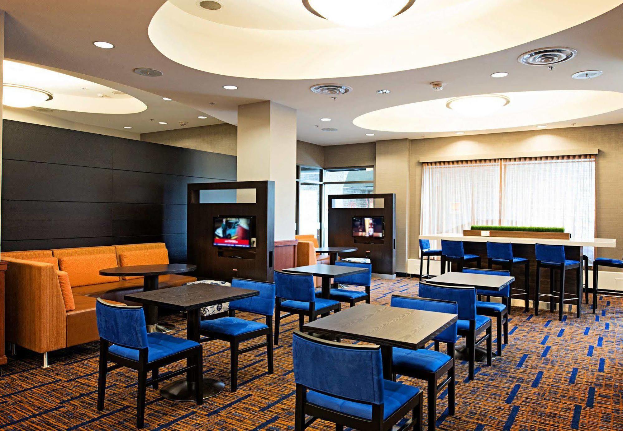 Courtyard By Marriott Halifax Downtown Hotell Exteriör bild